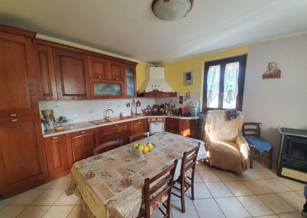 casa indipendente in vendita a Spoleto