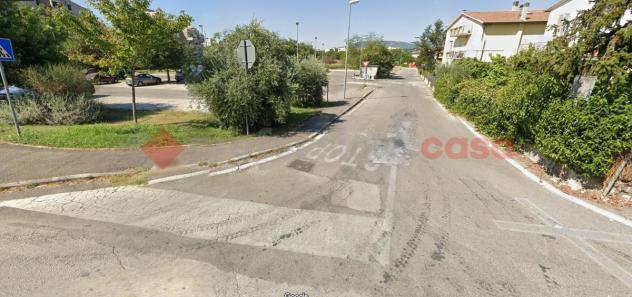 locale di sgombero in vendita a Spoleto