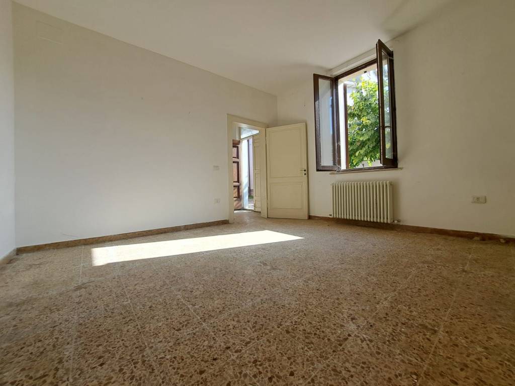 casa indipendente in vendita a Spoleto
