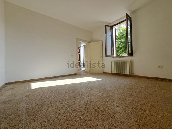 casa indipendente in vendita a Spoleto