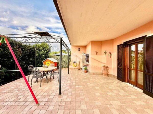 casa indipendente in vendita a Spoleto in zona Collerisana