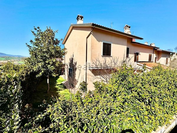 casa indipendente in vendita a Spoleto in zona Collerisana