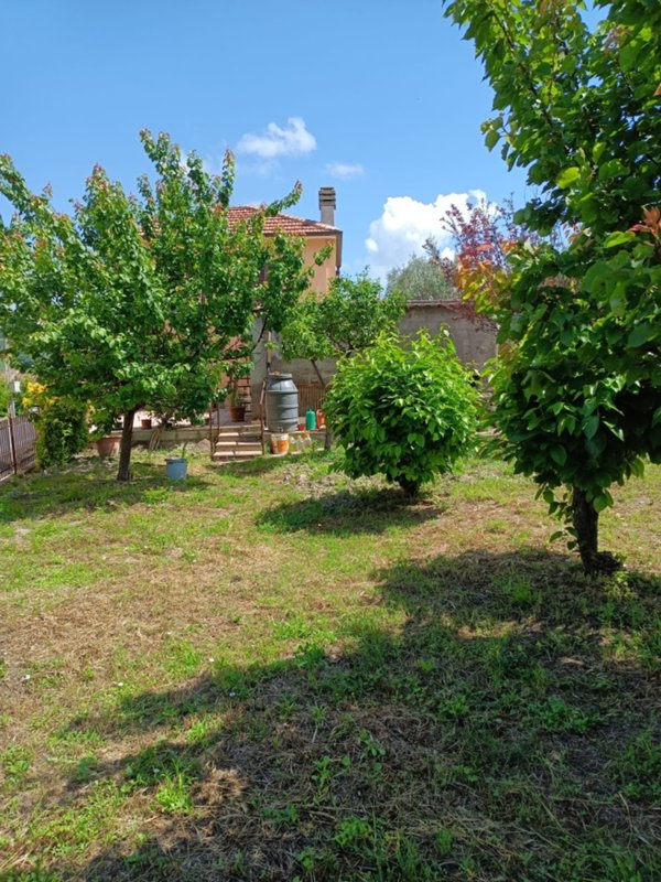 casa indipendente in vendita a Spoleto