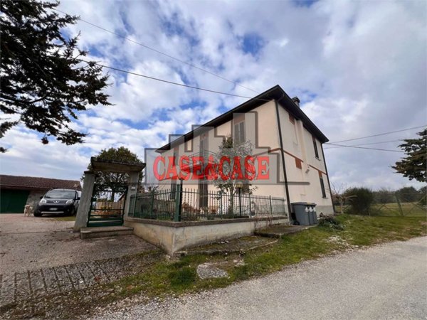 casa indipendente in vendita a Spoleto in zona Terzo la Pieve