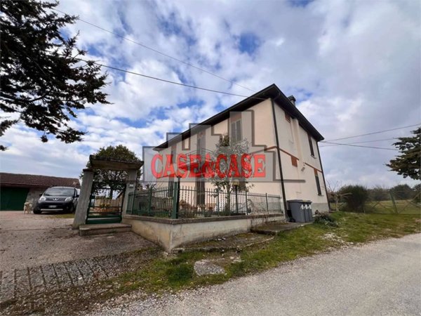 casa indipendente in vendita a Spoleto in zona Terzo la Pieve