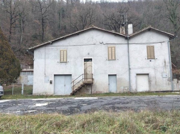 casa indipendente in vendita a Spoleto