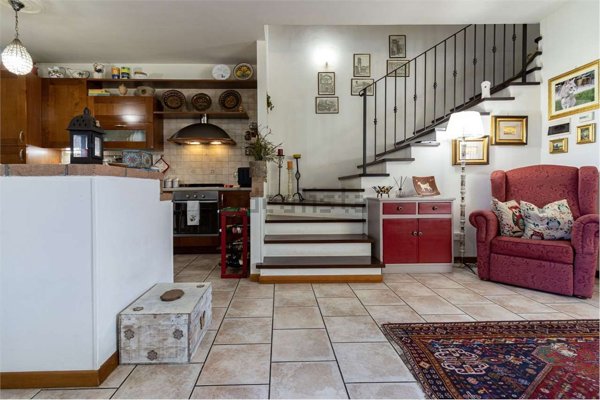 casa indipendente in vendita a Spoleto