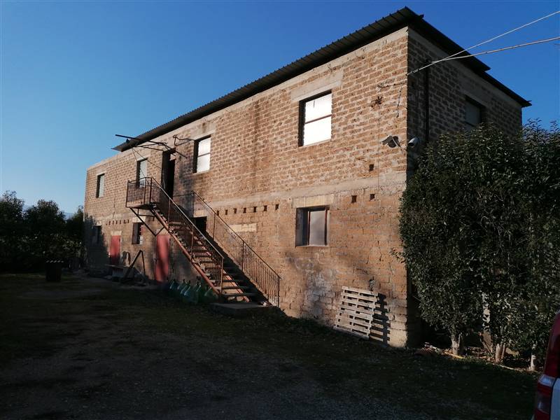 ufficio in vendita a Spoleto in zona Morgnano