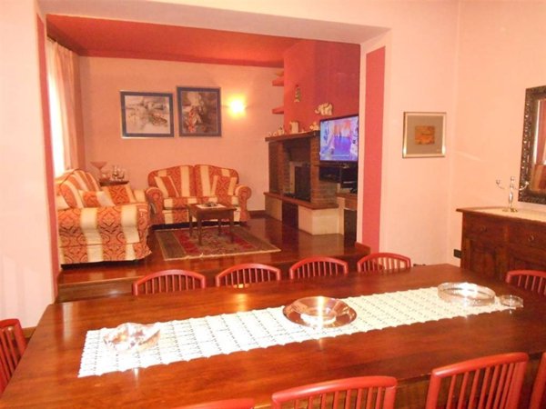casa indipendente in vendita a Spoleto