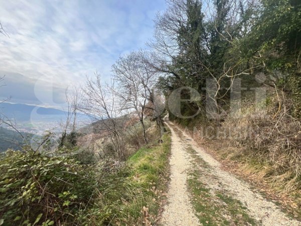 appartamento in vendita a Spoleto in zona Collerisana