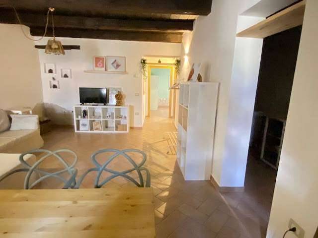 appartamento in vendita a Spoleto in zona Beroide