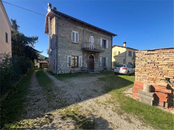 casa indipendente in vendita a Spoleto in zona Santo Chiodo