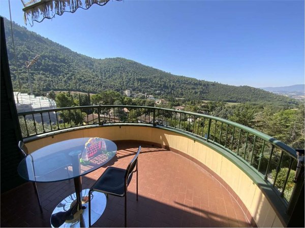 casa indipendente in vendita a Spoleto