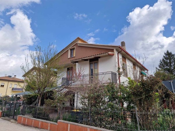appartamento in vendita a Spoleto in zona Baiano