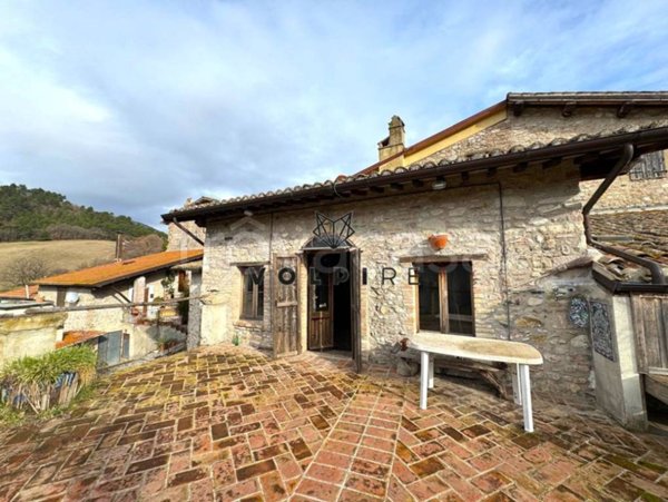casa indipendente in vendita a Spoleto