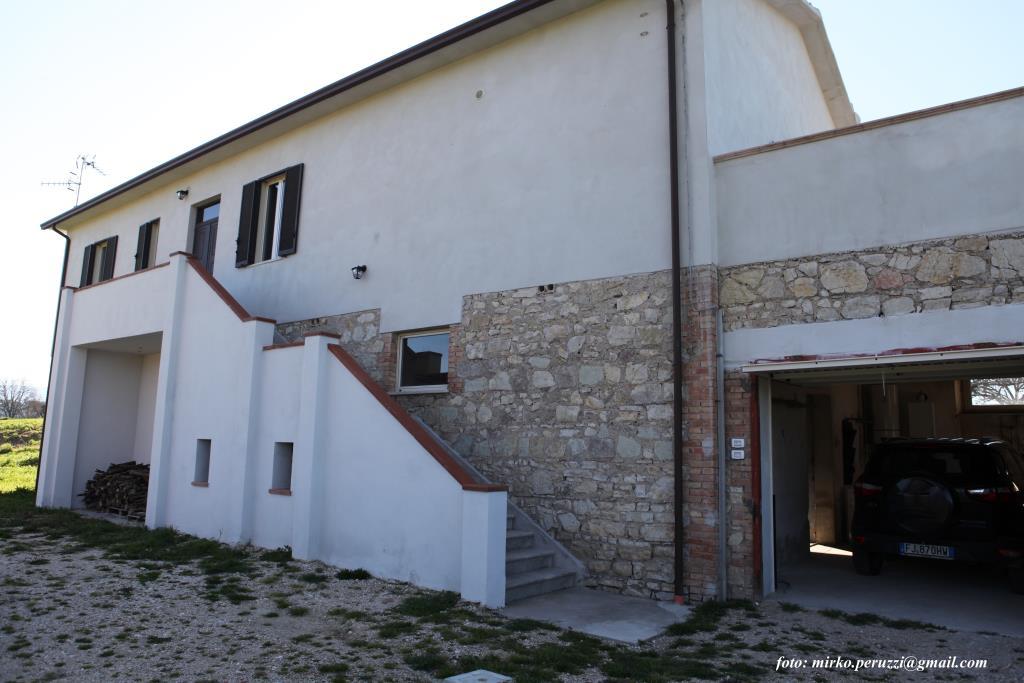 casa indipendente in vendita a Spoleto
