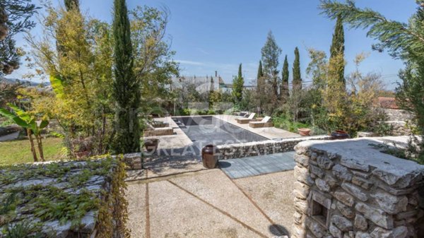 casa indipendente in vendita a Spoleto