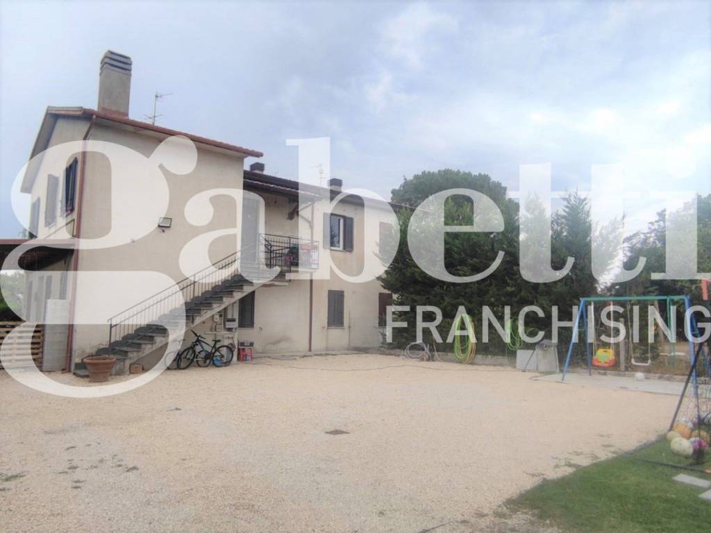appartamento in vendita a Spoleto in zona Santo Chiodo