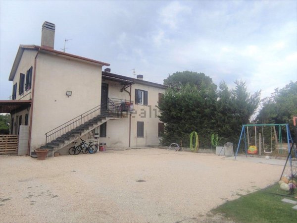 appartamento in vendita a Spoleto in zona Santo Chiodo