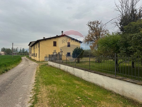 casa indipendente in vendita a Spoleto in zona Beroide
