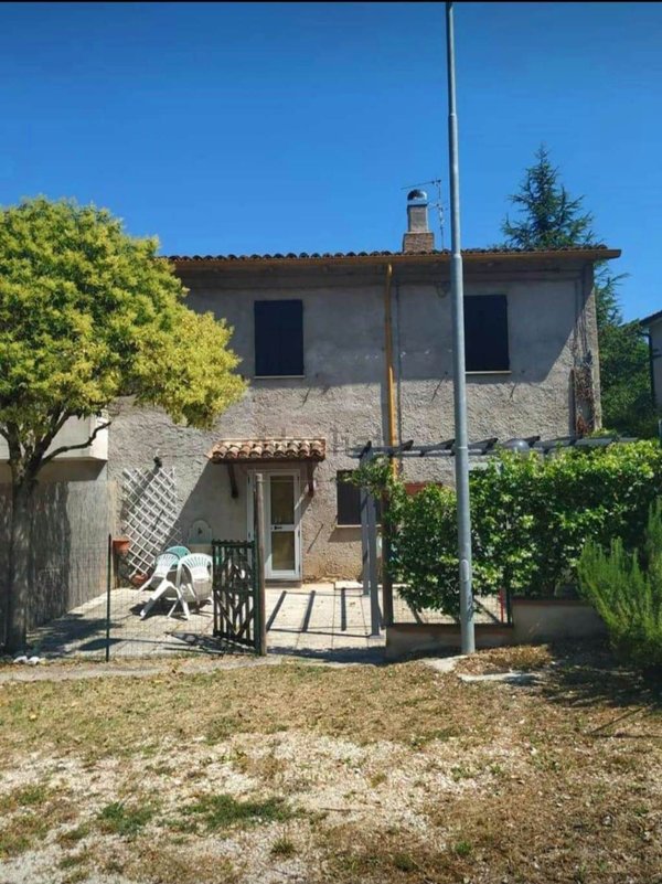 esavano in vendita a Spoleto