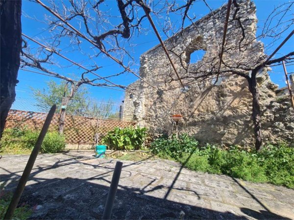 appartamento in vendita a Spoleto in zona Eggi