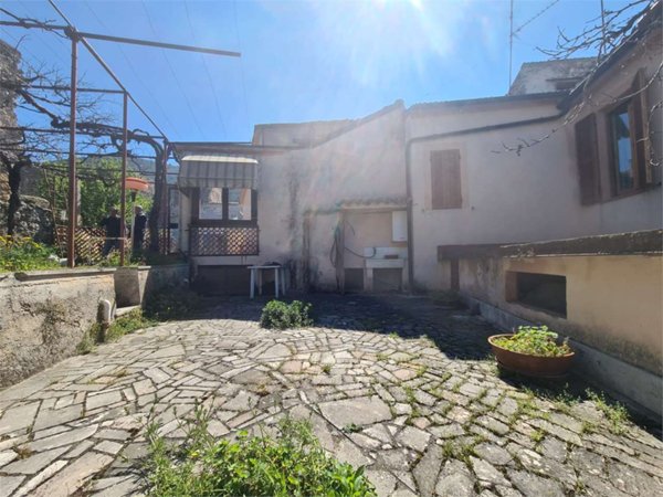 appartamento in vendita a Spoleto in zona Eggi