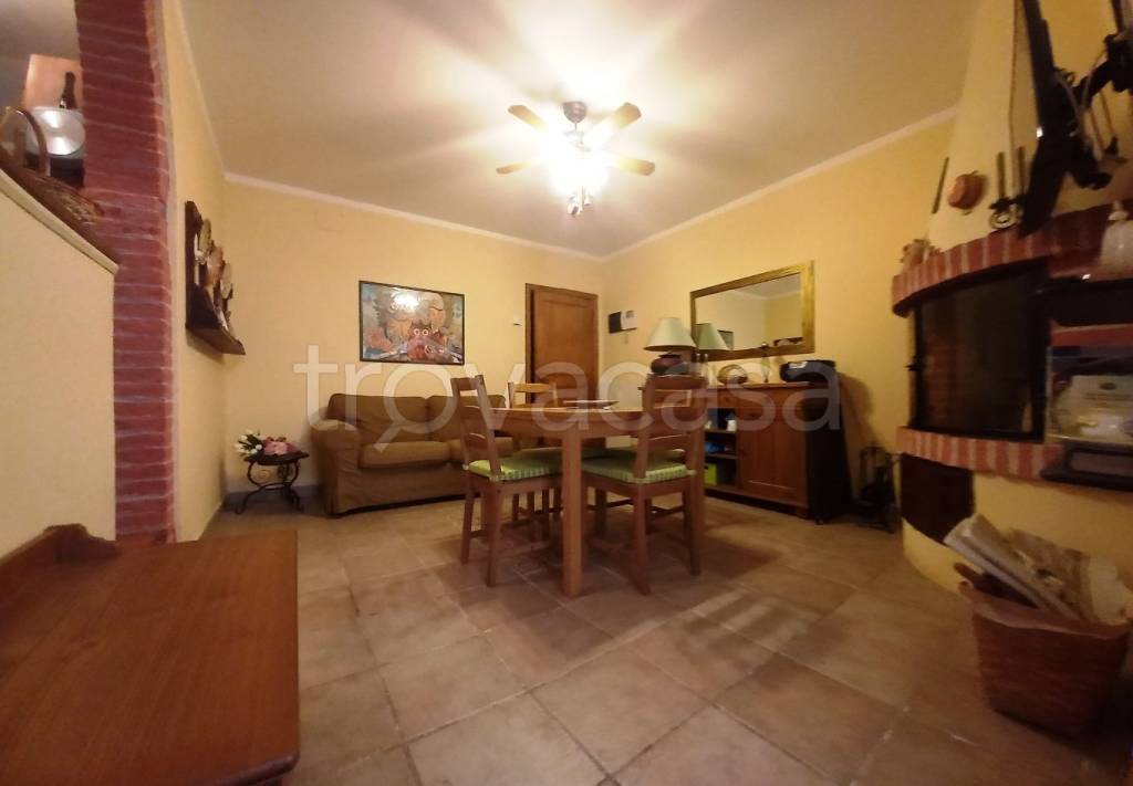 casa indipendente in vendita a Spoleto