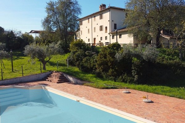 casa indipendente in vendita a Spoleto in zona Terraia