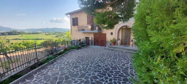 pentavano in vendita a Spoleto
