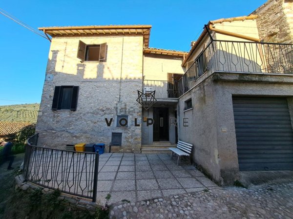appartamento in vendita a Spoleto in zona Eggi