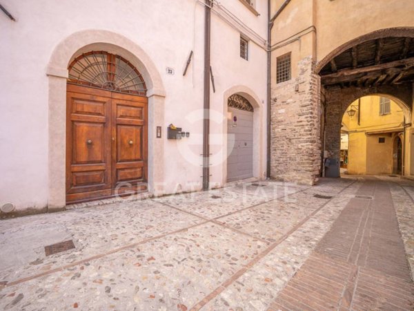 appartamento in vendita a Spoleto in zona Collerisana