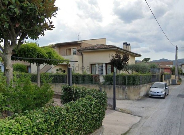 casa indipendente in vendita a Spoleto