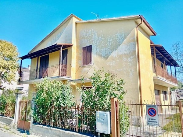 casa indipendente in vendita a Spoleto in zona San Giacomo