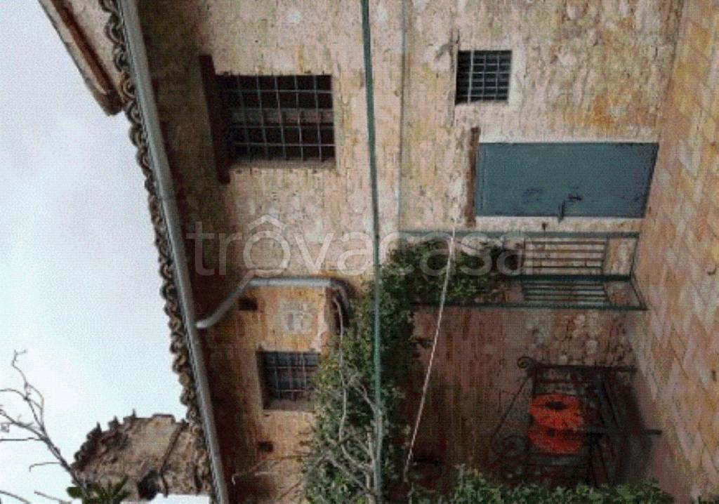 appartamento in vendita a Spoleto in zona San Giacomo