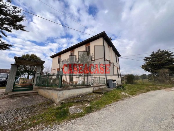 casa indipendente in vendita a Spoleto in zona Terzo la Pieve