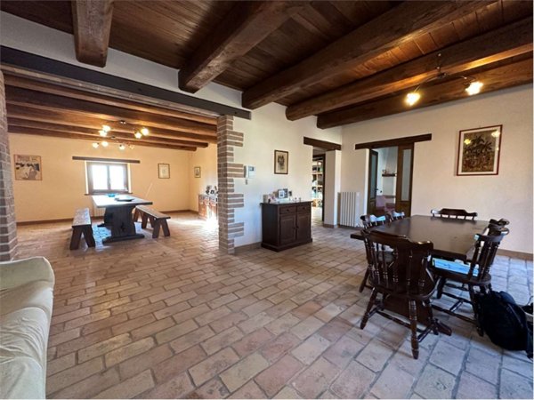 casa indipendente in vendita a Spoleto in zona Beroide
