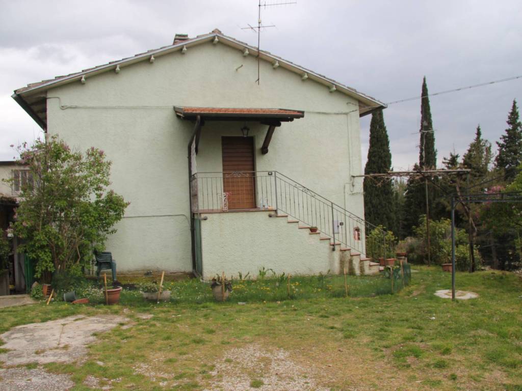 casa indipendente in vendita a Spoleto