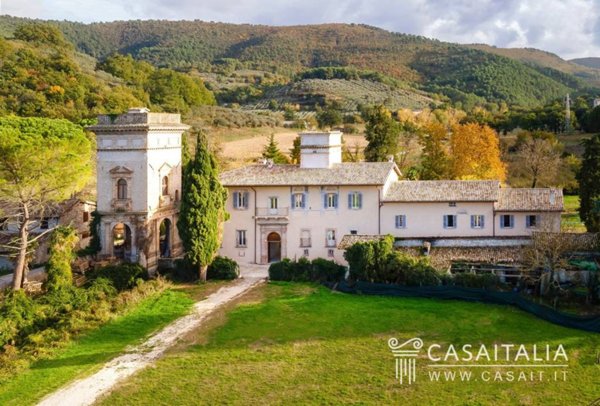 casa indipendente in vendita a Spoleto