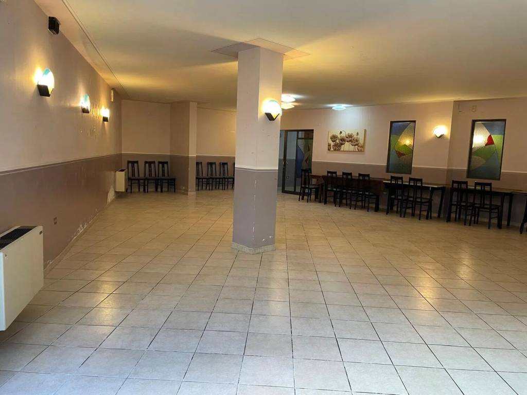 negozio in vendita a Spoleto in zona Montebibico