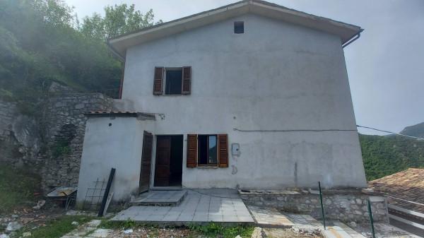 casa indipendente in vendita a Spoleto