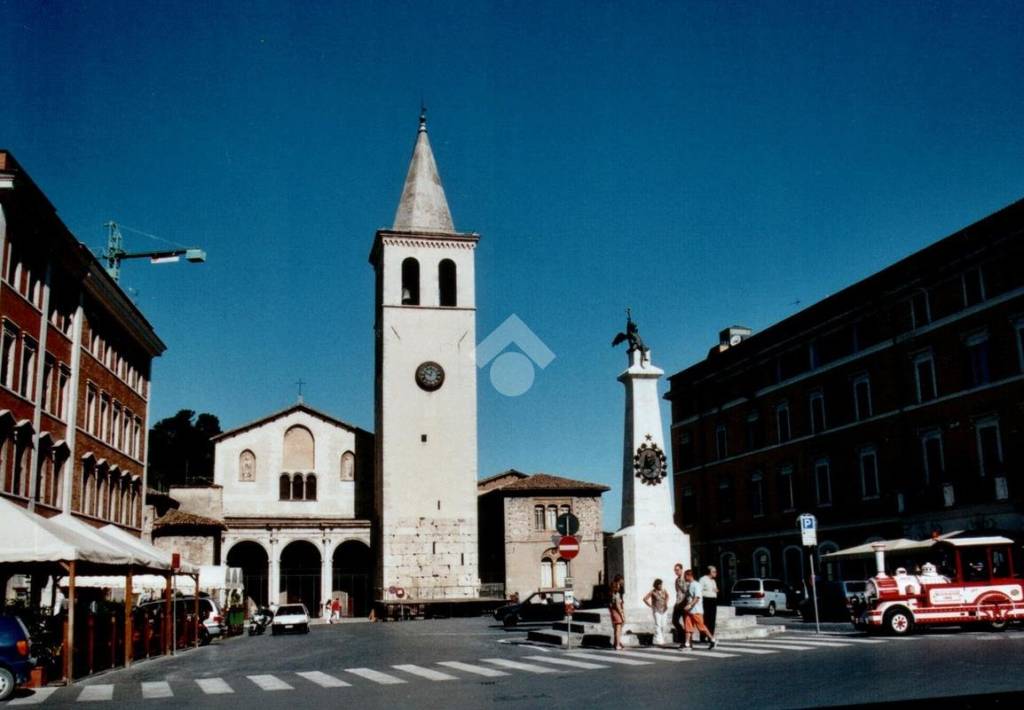 negozio in vendita a Spoleto