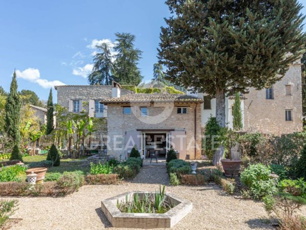 casa indipendente in vendita a Spoleto in zona Collerisana
