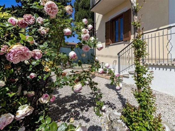 casa indipendente in vendita a Spoleto in zona Cortaccione