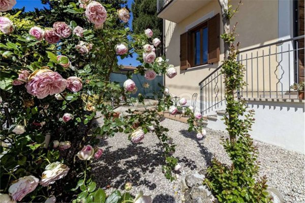 casa indipendente in vendita a Spoleto in zona Cortaccione