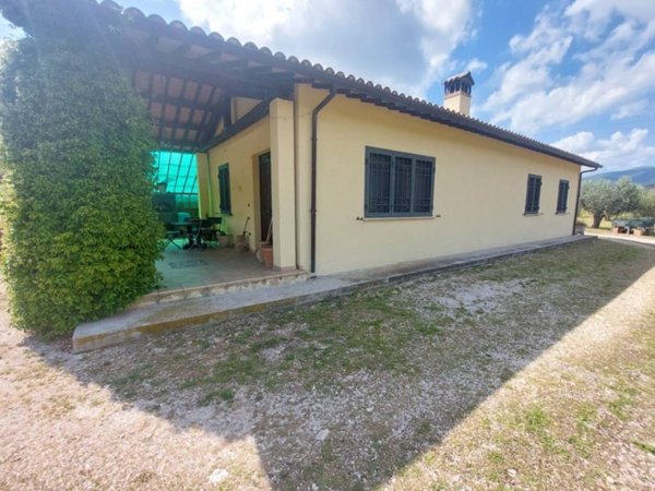 casa indipendente in vendita a Spoleto in zona Vallocchia