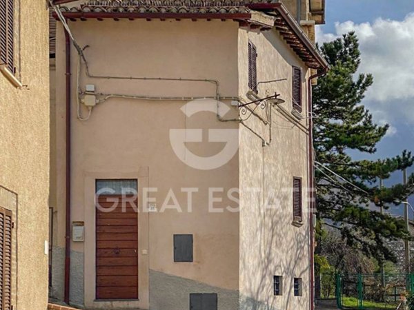 appartamento in vendita a Spoleto in zona Eggi