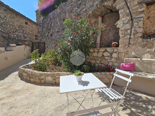 casa indipendente in vendita a Spoleto in zona Eggi