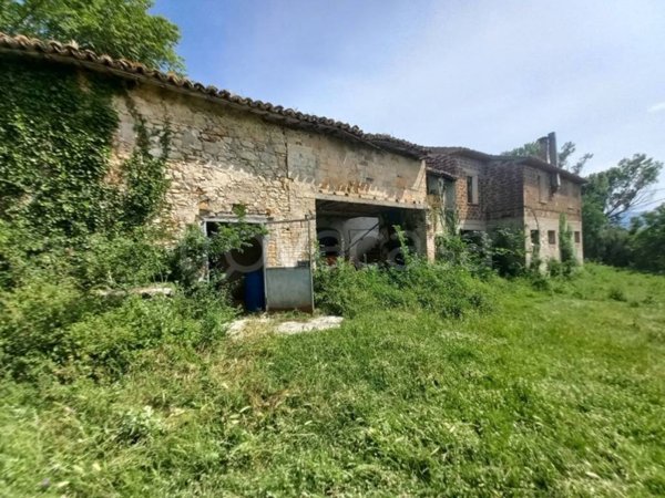 casa indipendente in vendita a Spoleto in zona Sant'Angelo in Mercole