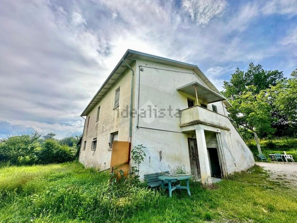 casa indipendente in vendita a Spoleto in zona San Silvestro